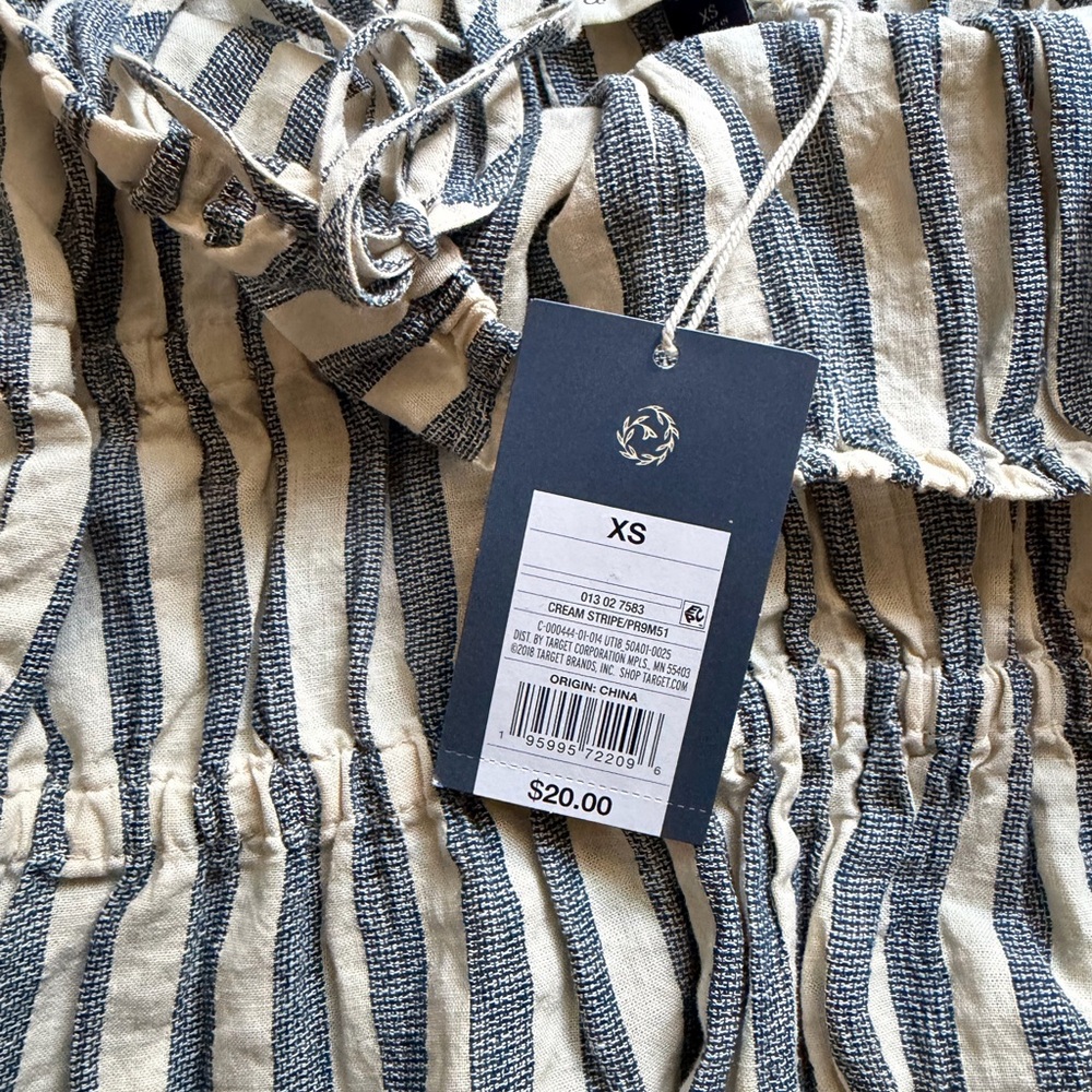 NWT Universal Thread Tank Top - Picture 3 of 3